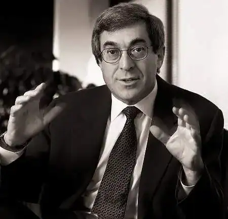 Stanley Bergman To Retire as Henry Schein’s CEO at the End of The Year